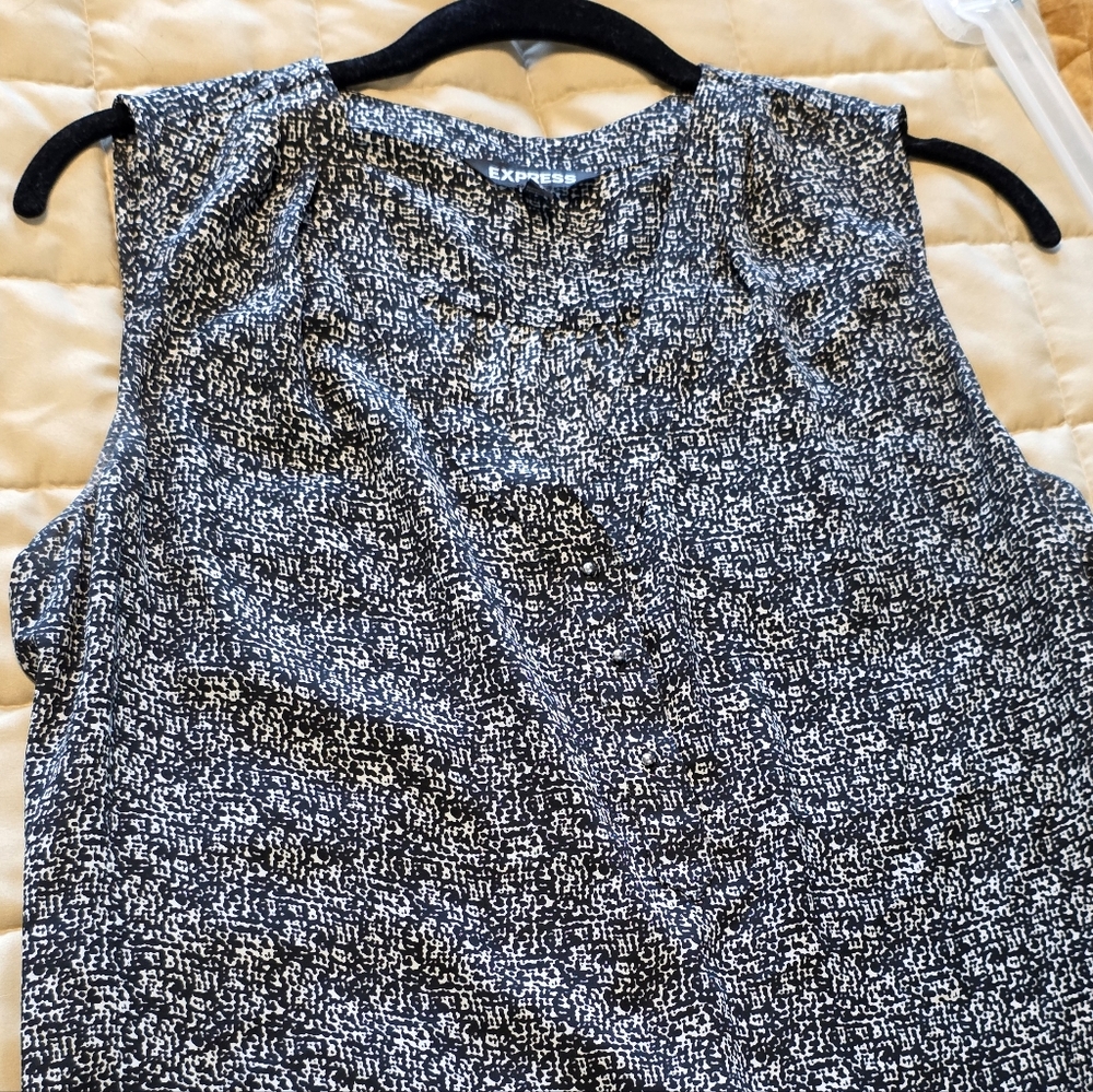 Express Monochrome Sleeveless Blouse